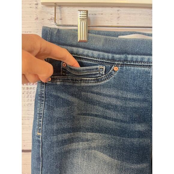 LEVIS- WOMENS TOTALLY SHAPING PULL-ON SKINNY JEANS ELASTIC WAIST - Picture 5 of 14